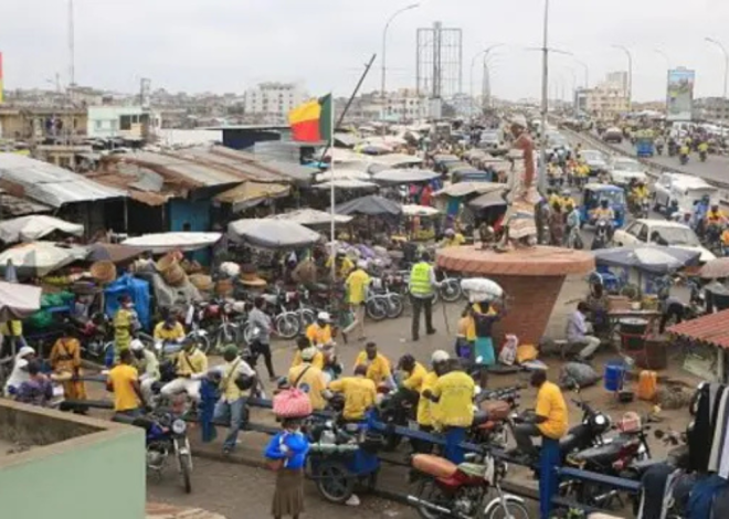 O Mercado Dantokpa: Um Pilar de Cotonou em plena transformação