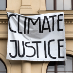 Justice climatique : les petits États insulaires réclament davantage, Londres défend les accords internationaux