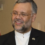 Ebrahim Rasool rentre en Afrique du Sud après son expulsion des États-Unis
