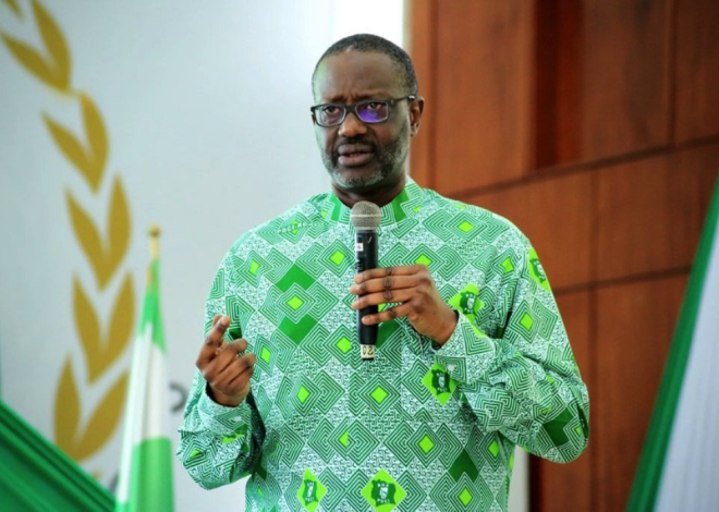 Costa do Marfim: Tidjane Thiam é nomeado candidato do PDCI para as eleições presidenciais de 2025