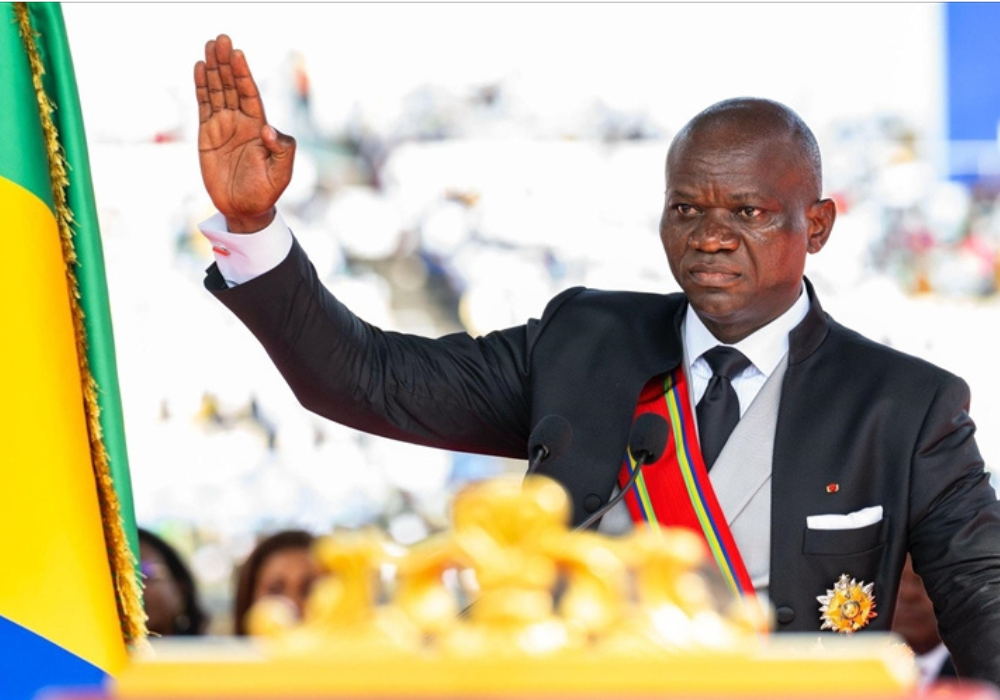 Brice Oligui Nguema officiellement investi président du Gabon