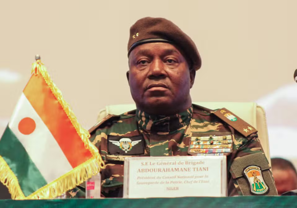 Niger : deux ans après le coup d&rsquo;État, le président Tiani fustige les « forces impérialistes »